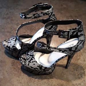 Michael Antonio Heels, NWOT Size 7 1\2